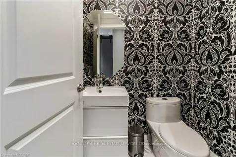 2069 Victoria Avenue Burlington ON L7R 1R5