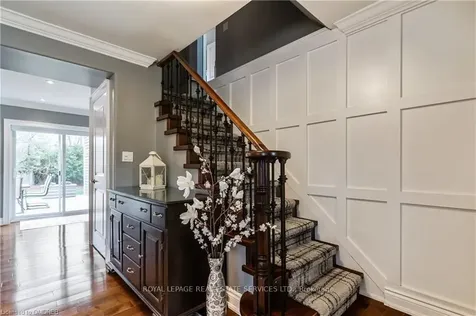 2069 Victoria Avenue Burlington ON L7R 1R5