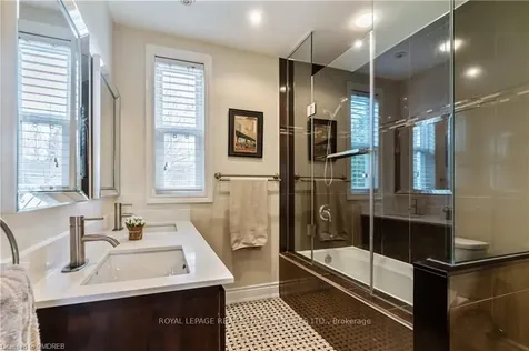 2069 Victoria Avenue Burlington ON L7R 1R5