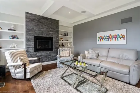 2069 Victoria Avenue Burlington ON L7R 1R5