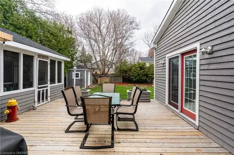 2069 Victoria Avenue Burlington ON L7R 1R5