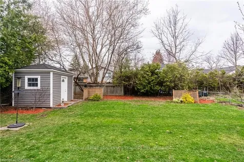 2069 Victoria Avenue Burlington ON L7R 1R5