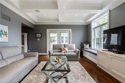 2069 Victoria Avenue Burlington ON L7R 1R5