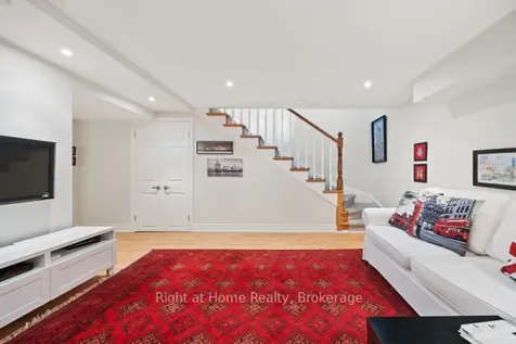 473 Blathwayte Lane Burlington ON L7S 1Y4