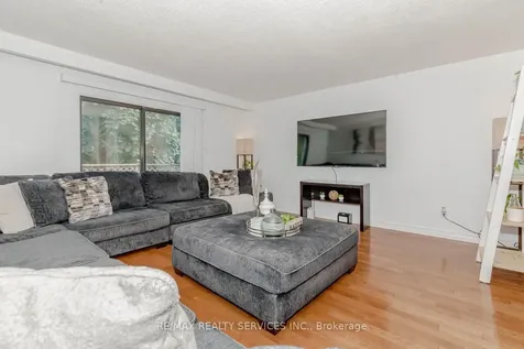 32 Simmons Boulevard Brampton ON L6V 3V5