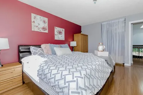 32 Simmons Boulevard Brampton ON L6V 3V5