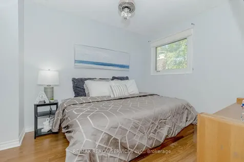 32 Simmons Boulevard Brampton ON L6V 3V5