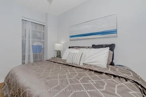 32 Simmons Boulevard Brampton ON L6V 3V5