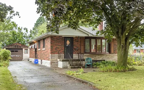 693 Ashley Avenue Burlington ON L7R 2Z2