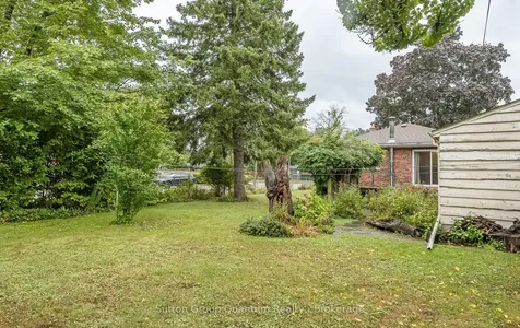 693 Ashley Avenue Burlington ON L7R 2Z2