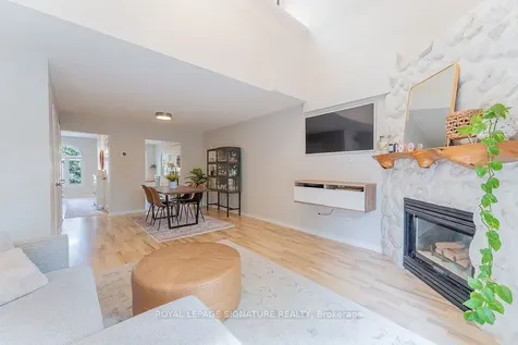 2110 Cleaver Burlington ON L7M 3Z3