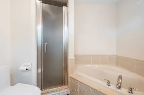 4000 Alexan Crescent Burlington ON L7M 5A8