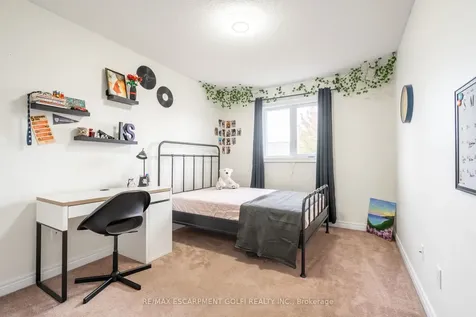 4000 Alexan Crescent Burlington ON L7M 5A8