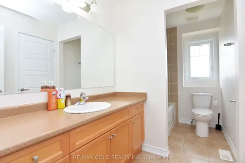 25 Aldersgate Drive Brampton ON L7A 0B5