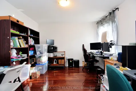 25 Aldersgate Drive Brampton ON L7A 0B5