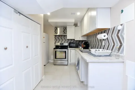 25 Aldersgate Drive Brampton ON L7A 0B5