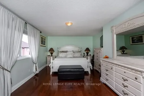 Crescent Brampton ON L7A 2E8