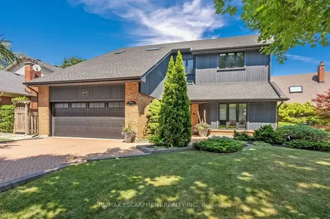 275 Alexander Court Burlington ON L7R 4G1