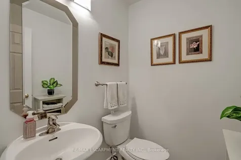 275 Alexander Court Burlington ON L7R 4G1