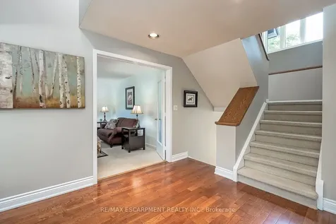 275 Alexander Court Burlington ON L7R 4G1