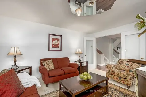 275 Alexander Court Burlington ON L7R 4G1