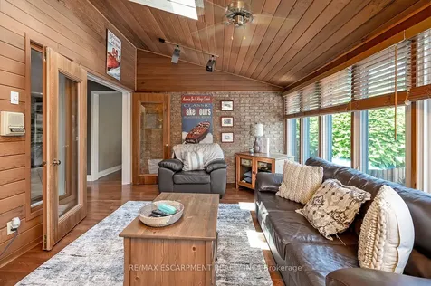 275 Alexander Court Burlington ON L7R 4G1