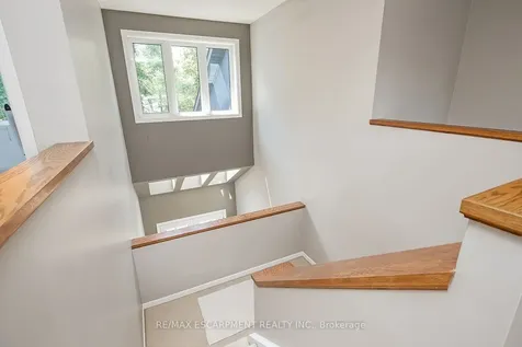 275 Alexander Court Burlington ON L7R 4G1