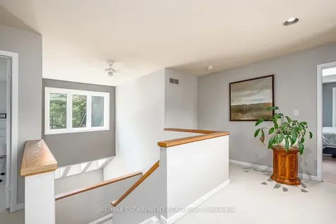 275 Alexander Court Burlington ON L7R 4G1