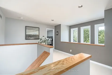 275 Alexander Court Burlington ON L7R 4G1