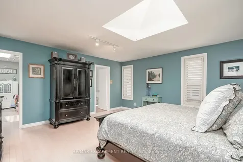 275 Alexander Court Burlington ON L7R 4G1