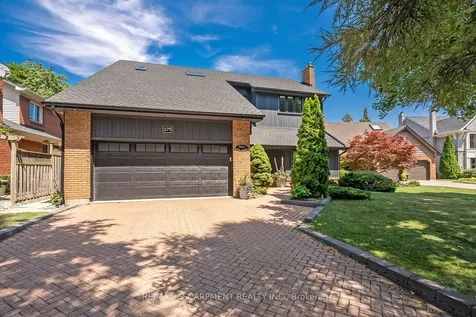 275 Alexander Court Burlington ON L7R 4G1