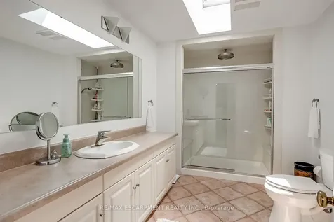 275 Alexander Court Burlington ON L7R 4G1