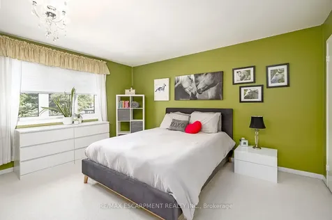 275 Alexander Court Burlington ON L7R 4G1