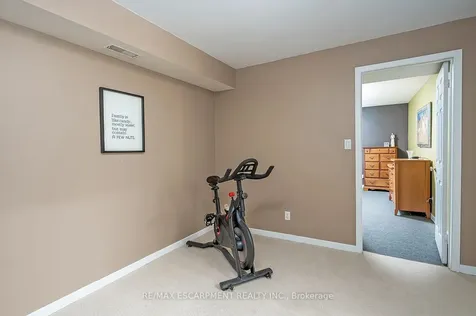 275 Alexander Court Burlington ON L7R 4G1