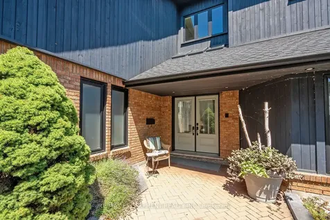 275 Alexander Court Burlington ON L7R 4G1