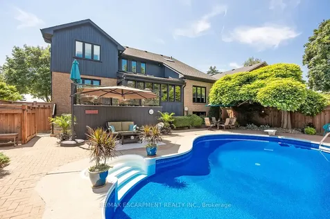 275 Alexander Court Burlington ON L7R 4G1