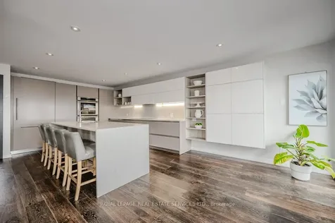 868 Danforth Place Burlington ON L7T 1S2