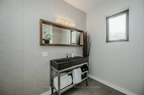 868 Danforth Place Burlington ON L7T 1S2