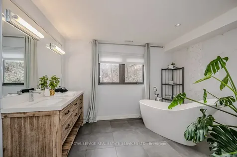 868 Danforth Place Burlington ON L7T 1S2