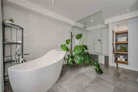 868 Danforth Place Burlington ON L7T 1S2