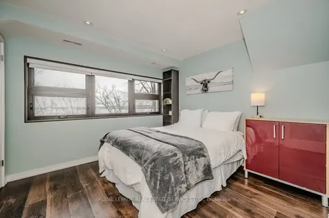 868 Danforth Place Burlington ON L7T 1S2