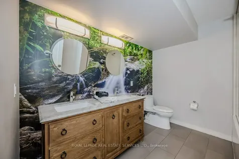 868 Danforth Place Burlington ON L7T 1S2