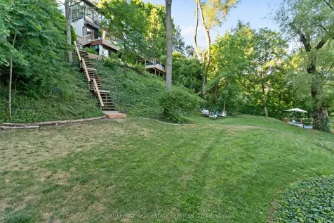 868 Danforth Place Burlington ON L7T 1S2