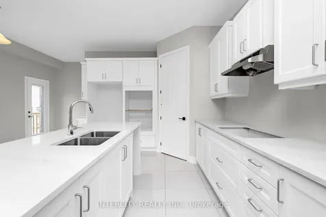 19 Keyworth Crescent Brampton ON L6R 4E8