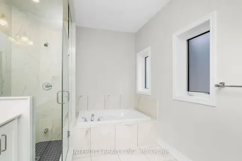 19 Keyworth Crescent Brampton ON L6R 4E8