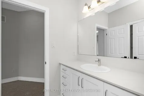 19 Keyworth Crescent Brampton ON L6R 4E8