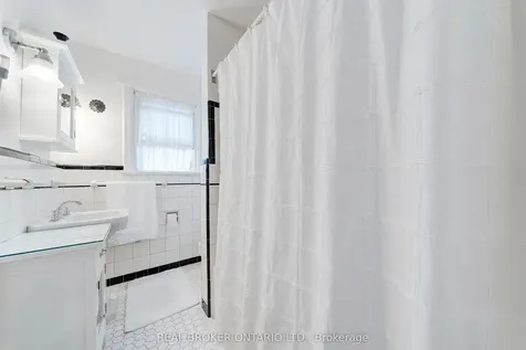 195 William Street Oakville ON L6J 1C8