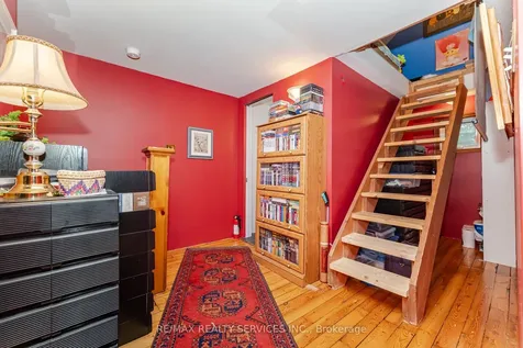 24 Hillcrest Avenue Brampton ON L6W 1Y8