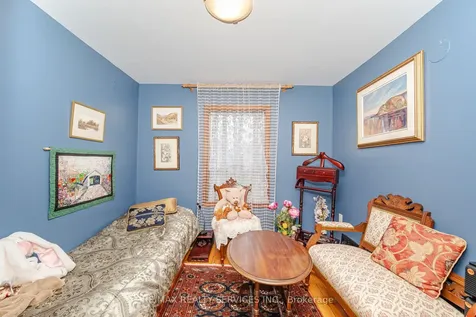 24 Hillcrest Avenue Brampton ON L6W 1Y8