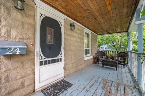 24 Hillcrest Avenue Brampton ON L6W 1Y8